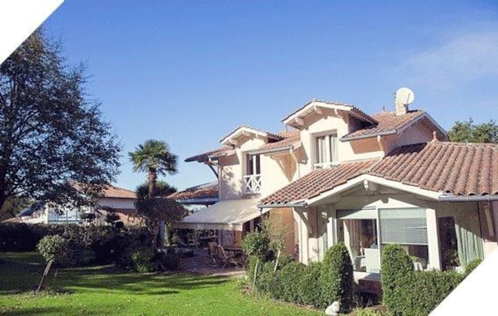 Villa Dans Parc - Piscine Chauffée - Tarnos