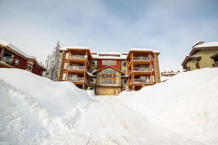 Snowbird Lodge 306 Happy Valley In Big White - 브리티시컬럼비아