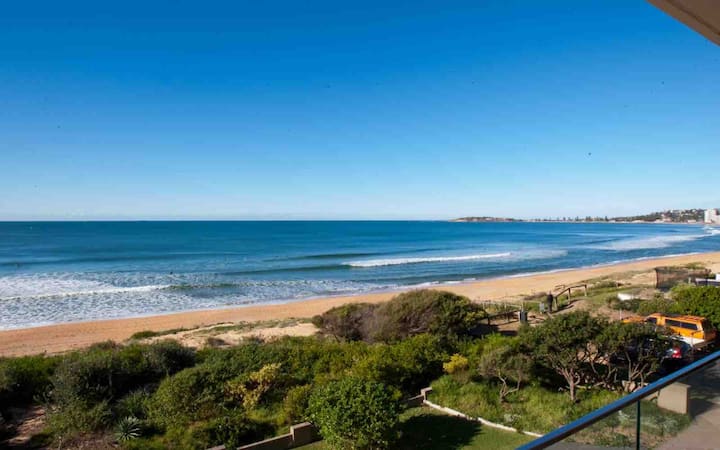 Stunning Sydney Beachfront Luxury Apartment - Narrabeen