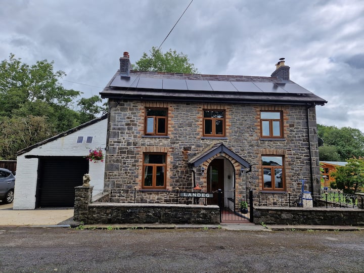 Cosy Home By The River - Llandovery