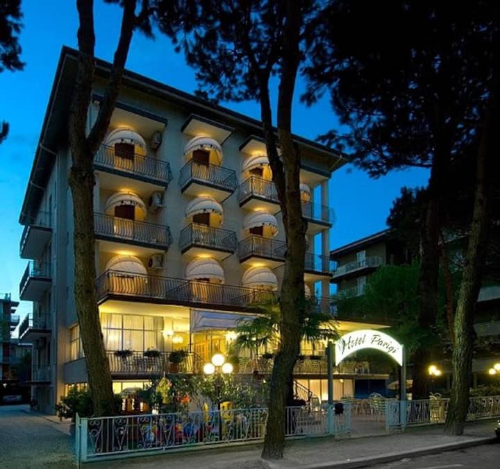 Hotelparigi*** A Pinarella Di Cervia - Cesena