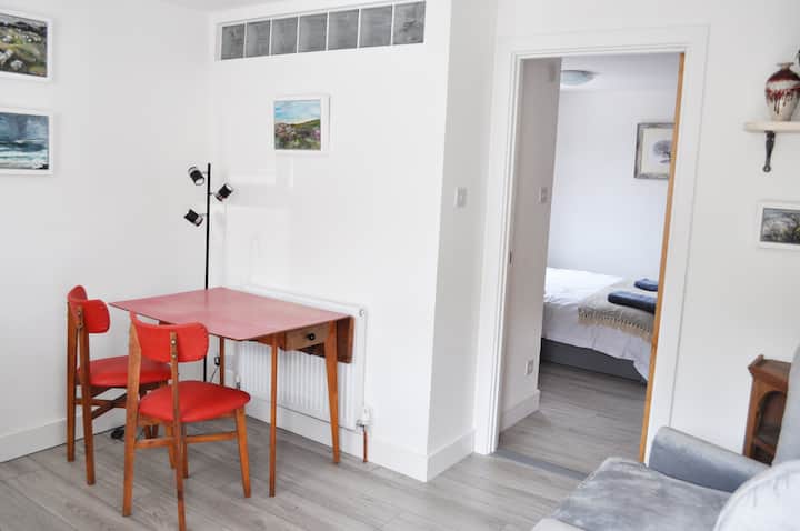 Funky 1-bedroom Flat With Free Parking And Patio. - Penzance