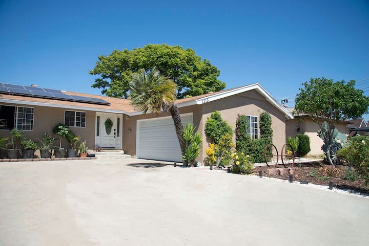 Mid-century Home W/ Separate Studio And Hot Tub! - Spring Valley, CA