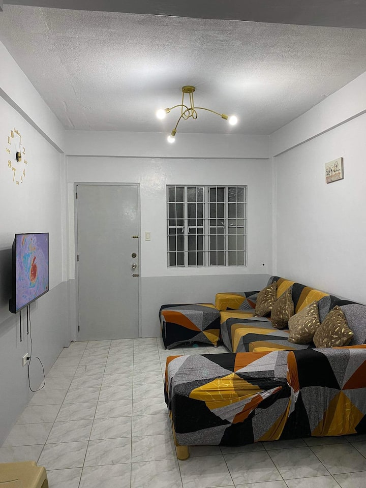 Lovely 2-bedroom With Swimming Pool - Tarlac