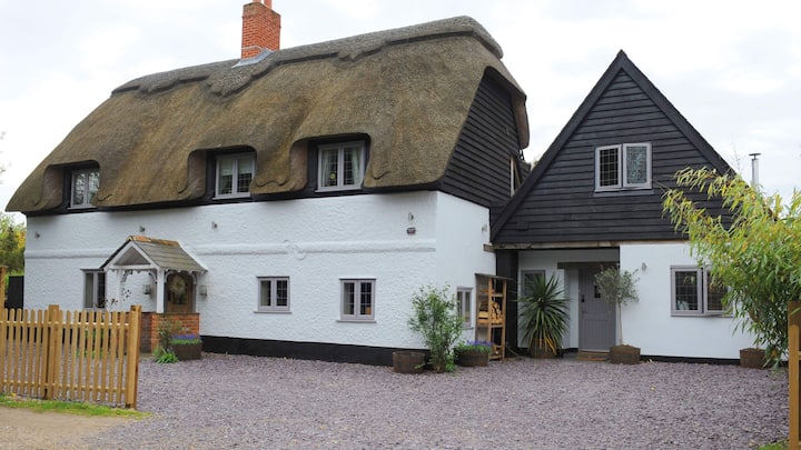 “Grand Designs”featured Luxury Family Holiday Home - Fordingbridge