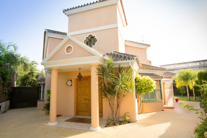 Beautiful Villa In The Heart Of Marbella - Marbella