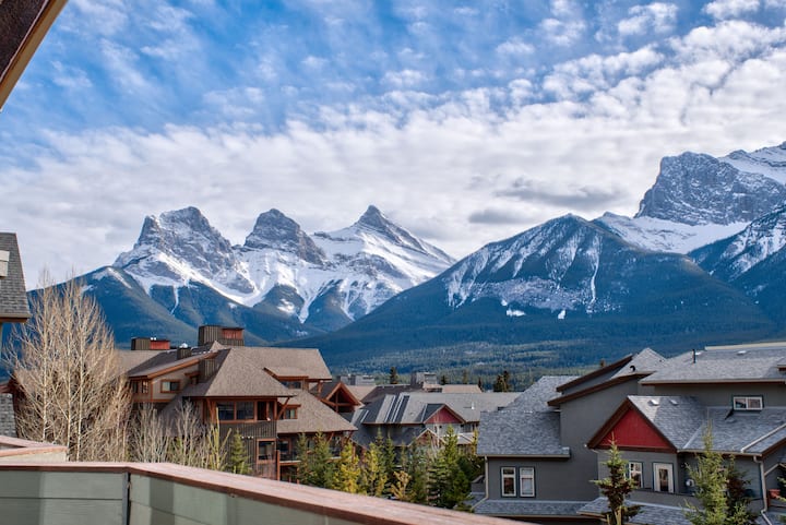Top Floor, 2 Level, 2 Bed, 2 Bath, Amazing Views! - Canmore
