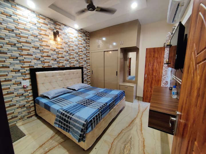 Entire 1 Bhk Apartment In Sector 127 - Ajitgarh