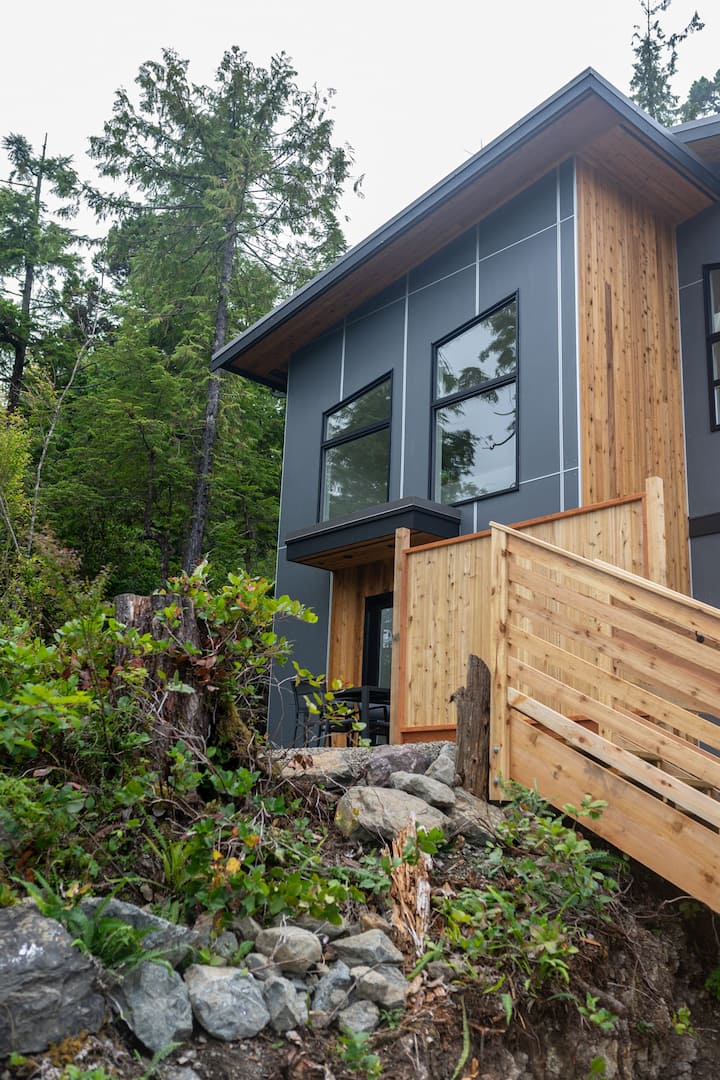 The Sitka Suite - Nestled In The Heart Of Ucluelet - Ucluelet