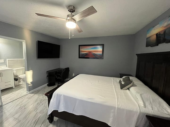 Studio 4 Minutes From The Airport - Sunset Station Hotel and Casino
