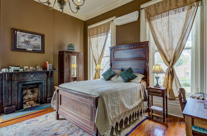 Generals Room/mini Suite With Backyard View - Vicksburg
