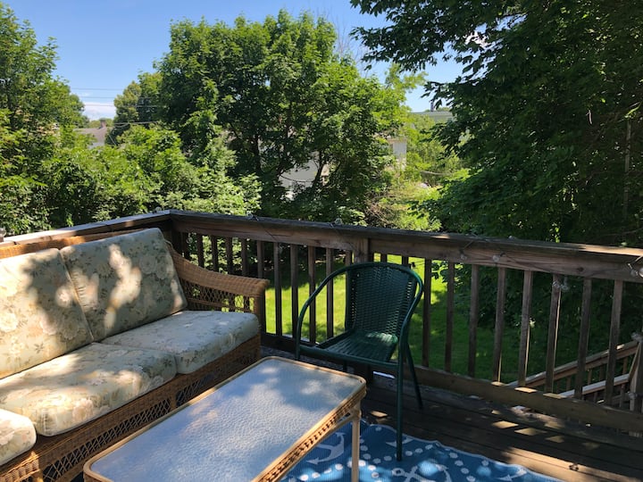 Private Deck! Walk 2 Anywhere In Historic Downtown - Barrington