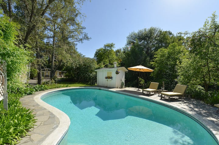 Romantic Sonoma Creek Cottage With Pool & Hot Tub - Glen Ellen, CA