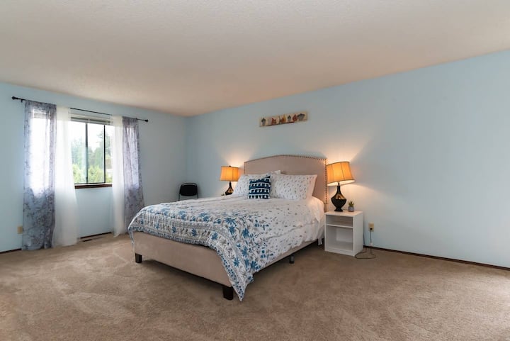 Charming 3 Bed In South Seattle | A - Kent, WA
