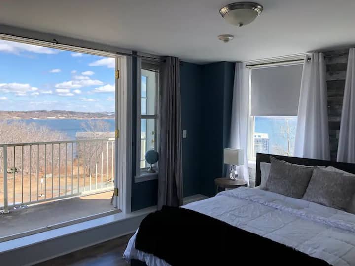 Ocean View! Modern/rustic Studio Suite - Halifax