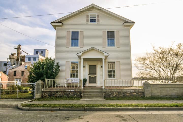Downtown Historic Waterfront 3br Home - ワシントン, NC