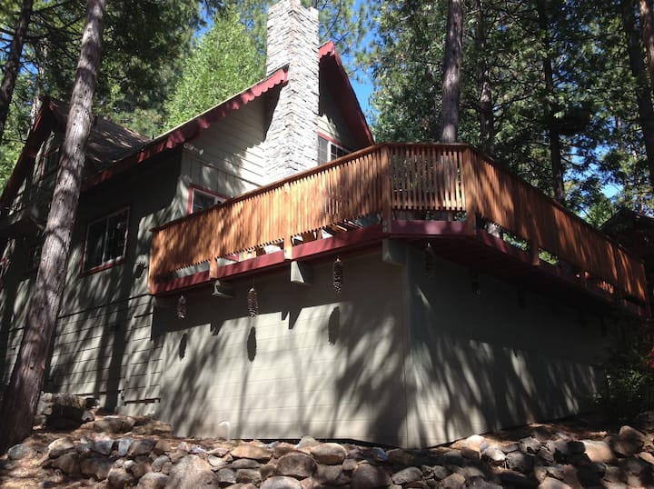 Peaceful Mountain Cabin Getaway. Near Pinecrest - Pinecrest, CA