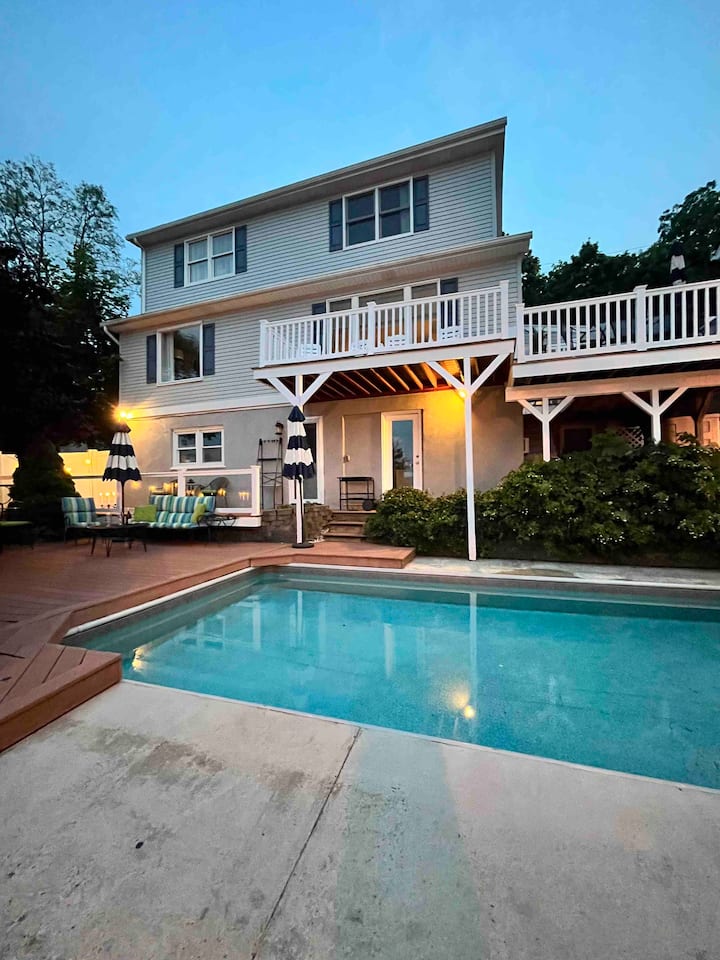 Hillside Beach Home With Pool - Red Bank, NJ