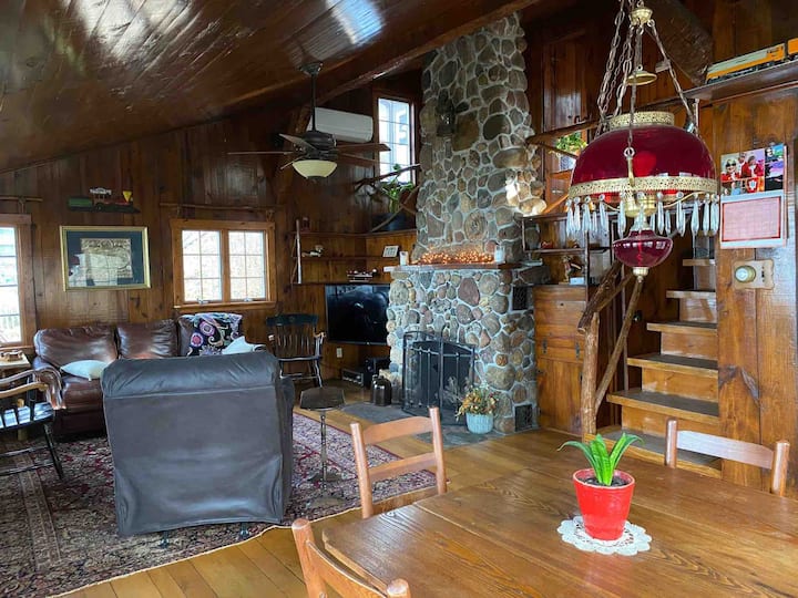 Lake Cabin Escape With Fireplace - Indiana (State)