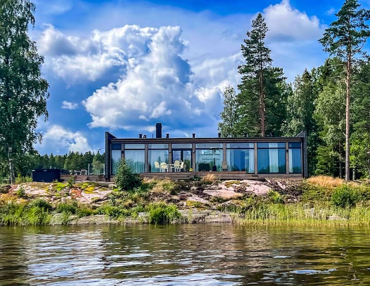 Live Spectacularly In A Glass House By The Water - Karlskoga