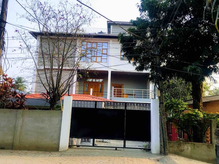 Spacious Room For Family & Couples - Tezpur