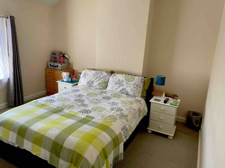 Cosy Large Double Bedroom - Kettering, UK