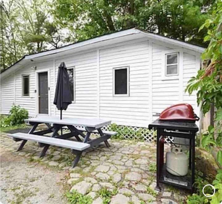 Relaxing Cottage Suite #4: Stroll To Wasaga Beach! - Wasaga Beach