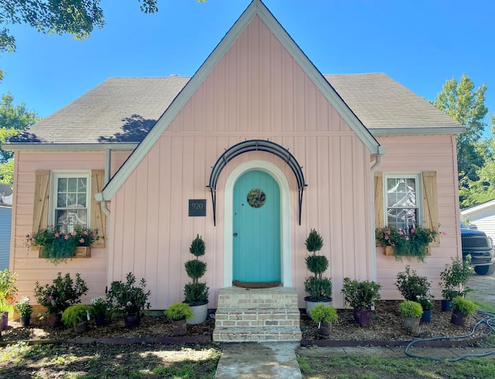 The Pink House Clarksville - Clarksville, TN
