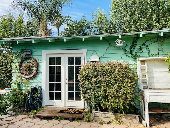Adorable Little Guest House With Beautiful Garden - Orange, CA