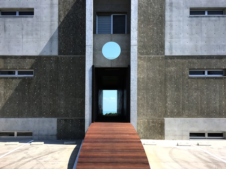 建築家によるモダンなデザイン、スモールミュージアムのような居住空間、最高な沖縄の時間と空間を独占！ - Okinawa, Japan