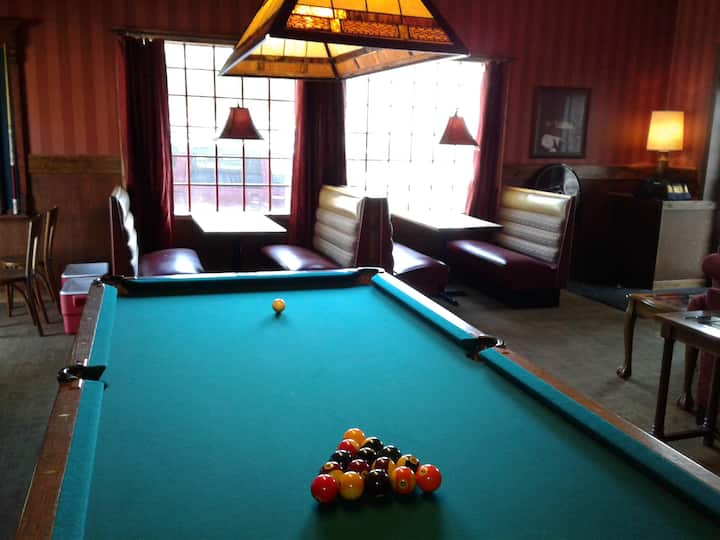 Studio C Speakeasy Is A Place To Stay And Play! - Wichita