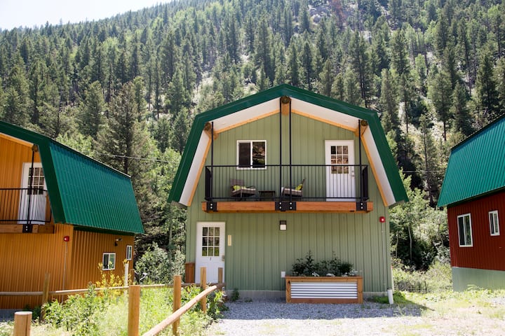 Yellow Cabin (Spotty Wifi And Cell Signal) - Idaho Springs