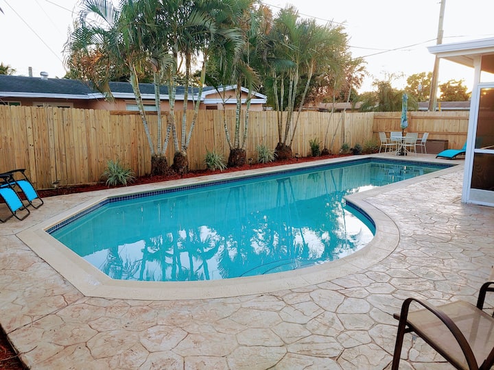 Amazing 5 Bedroom Heated Pool Home-great Location! - Miramar, FL