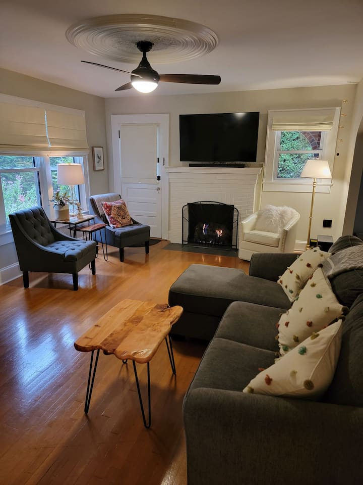 Dwell Well House-upscale 2 Br/2 Ba House Downtown - モーガントン, NC