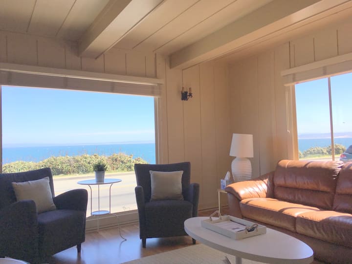 180º Ocean Views In A Central Location 2bd+den, 2baths - Pacific Grove, CA