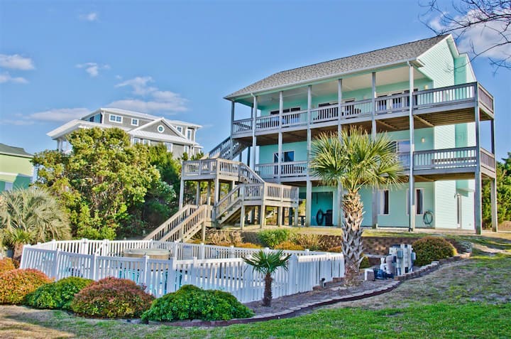 Pelican View With Pier, Pool And Beach Access - Emerald Isle, NC
