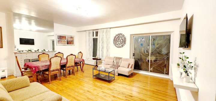 Waterfront 7 Bedrooms Home - 도흐발