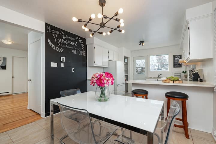 Gorgeous And Spacious Downtown Laval Apartment - Laval