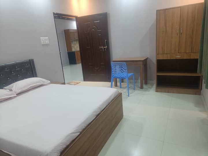 Gateway For 4 Guests, 2 Bedrooms - Mughalsarai