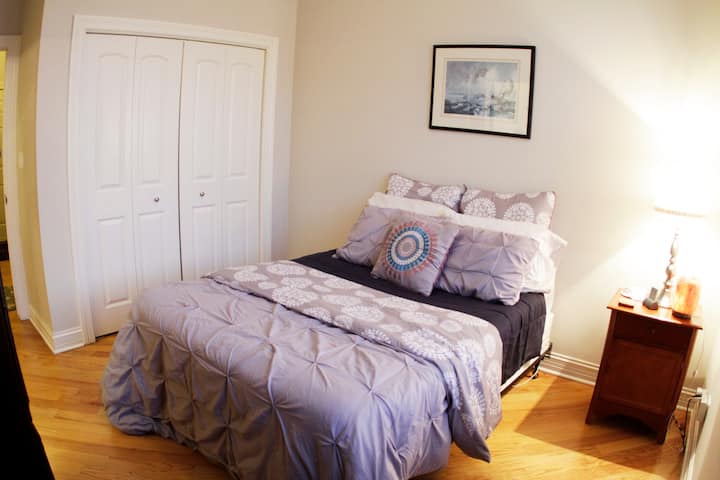Spacious Private Bedroom/bathroom Available 1 Bed - Evanston, IL