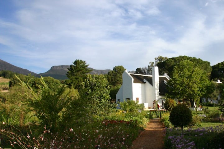 Mooi Bly 2 Bedroom Thatched  Cottage - Wellington, South Africa