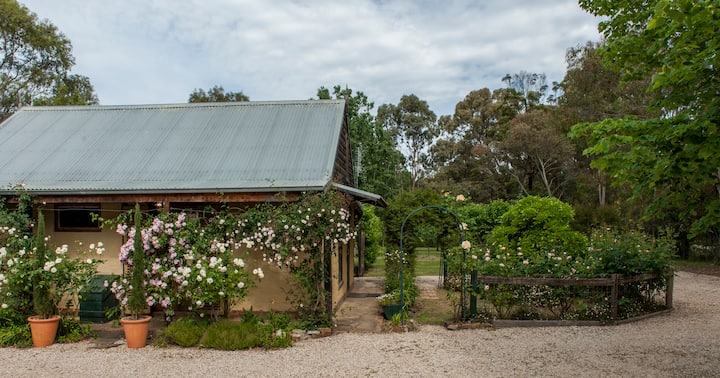 Mossbank Cottage , Self Contained. - Castlemaine