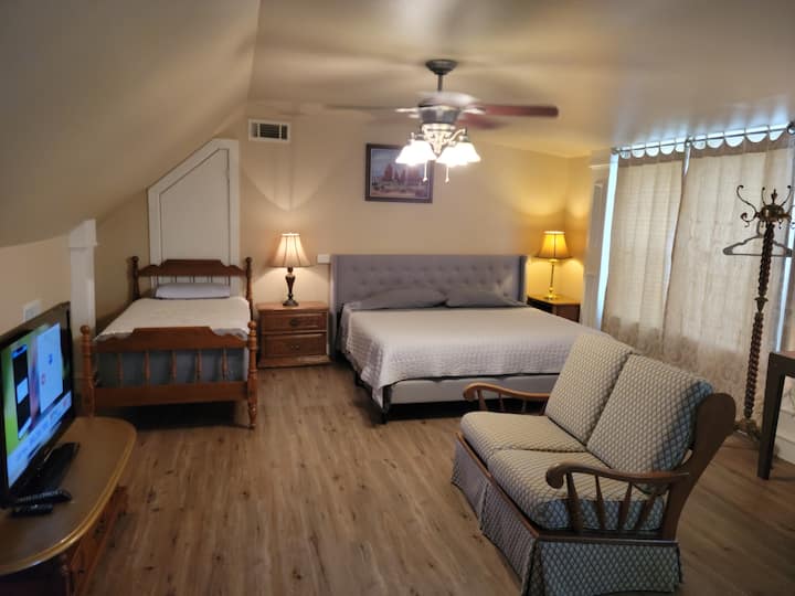 Beautiful And Comfortable Suite In Nederland Texas - Nederland, TX
