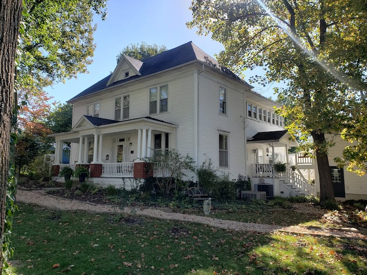 The Quimby House

         Circa 1900 - Ozark, MO