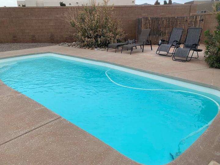 A Pool House Oasis Perfect For A Tdy To Holloman! - Alamogordo, NM