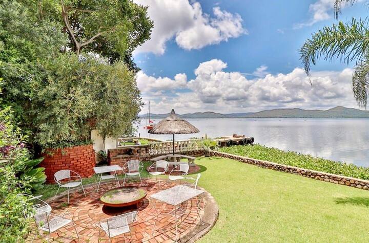 Quiant 6 Bed Boutique House  By Kosmos Waterfront - Hartbeespoort