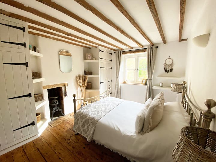 Quaint Cotswold Cottage, Sleeps 4-6 - オックスフォードシャー
