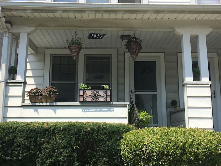 Quaint Gem In The Heart Of A Vibrant Hip Community - Grove City, OH