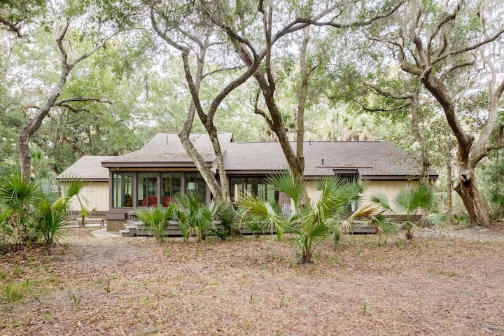 Laze Under The Trees At A Secluded Seabrook Island Bungalow - Botany Bay, Edisto Island
