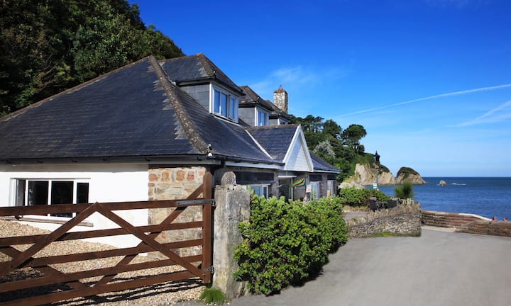 Beach House Directly On The Sea Front<br>deep Steam Cleaned And Sanitised - Woolacombe